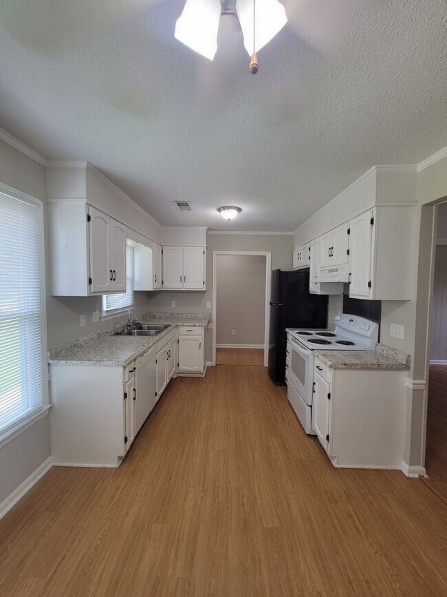 336 Salem Dr