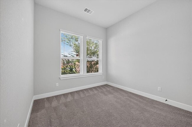 Photo - 105 Lantana Cv