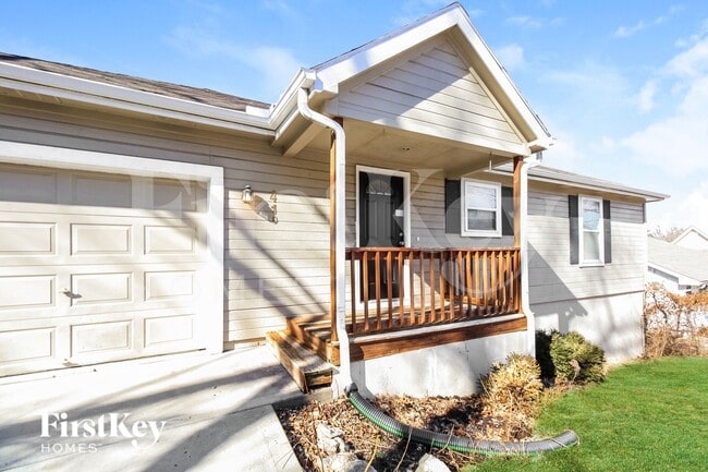 Photo - 410 N Titus Ave