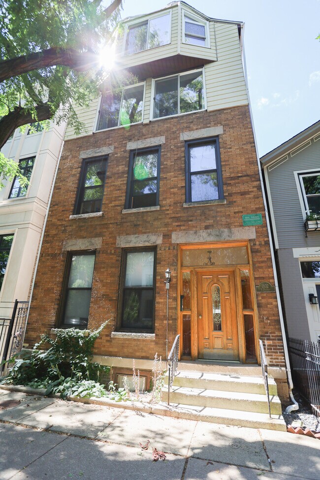 Building Photo - 1832 N Fremont St Unit 2 Rental