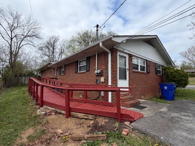 Building Photo - 107 Jackson St NW