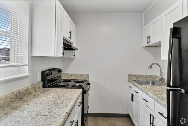 3BR, 1BA - 1,013SF - Kitchen