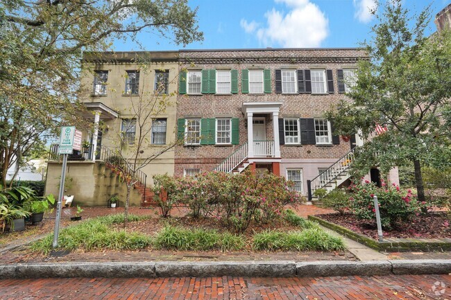 Building Photo - Fully Restored Historic Row House on the m...