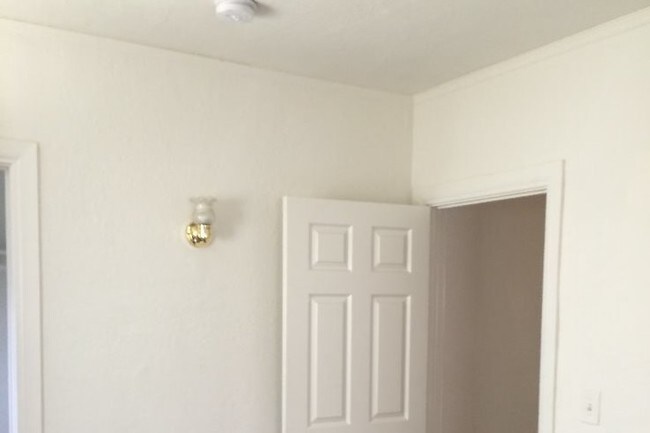Photo - 1746 S Marvin Ave Unidad 1746 marvin