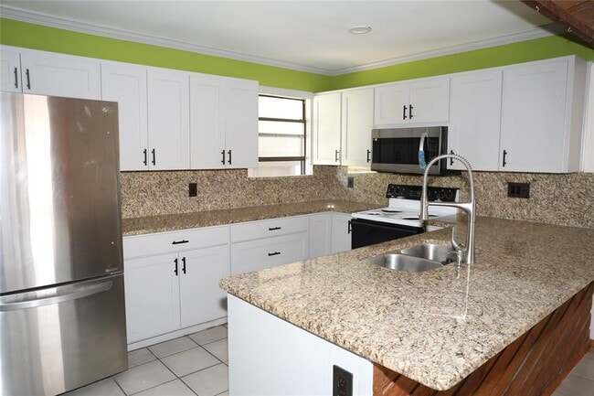 Photo - 8619 Putnam Dr Unit C