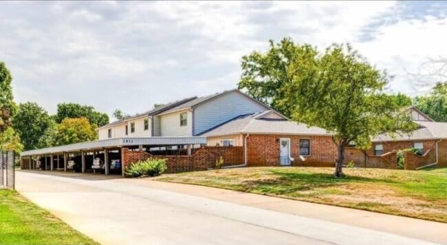 Photo - 1911 Glendale Rd