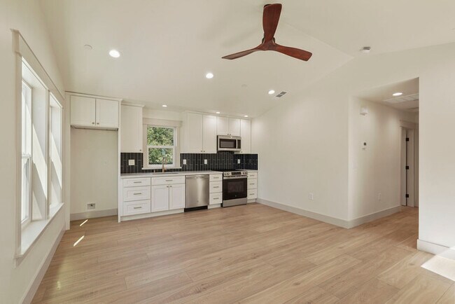 Photo - Beautiful 2 bedroom 1 bathroom New Build Close to UC Davis and McGeorge Law School
