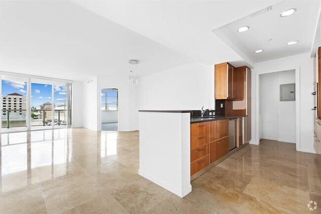 Building Photo - 1819 SE 17th St Unit 803 Rental