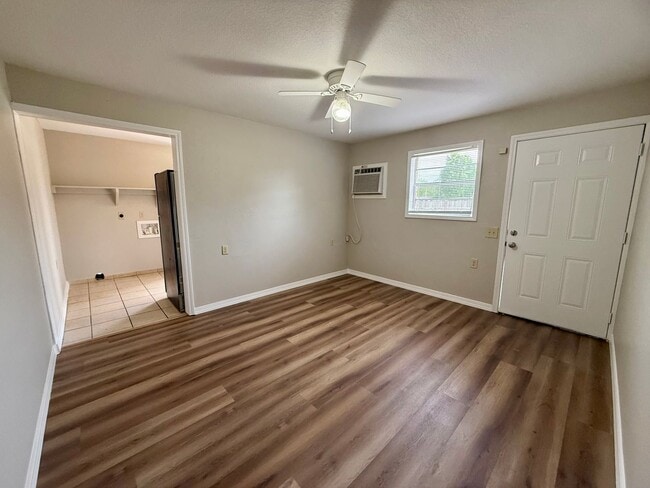 Photo - 204 N 16th Ave Unit Apt. 1