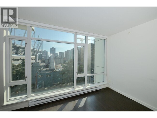 161 W Georgia St Unit 705