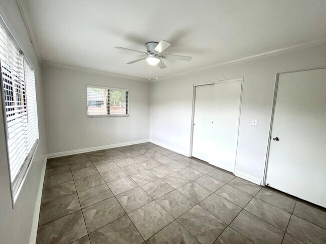 Photo - 487 Overstreet Ave