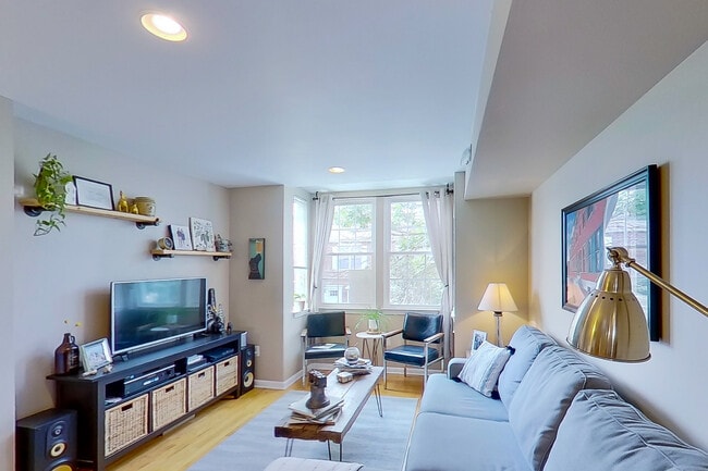 Building Photo - 800 N Lawrence St Unit D