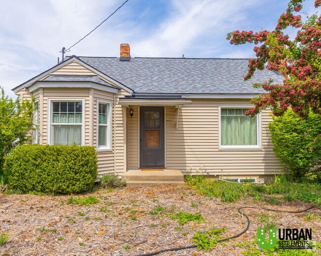 Building Photo - 11117 E 7th Ave Rental
