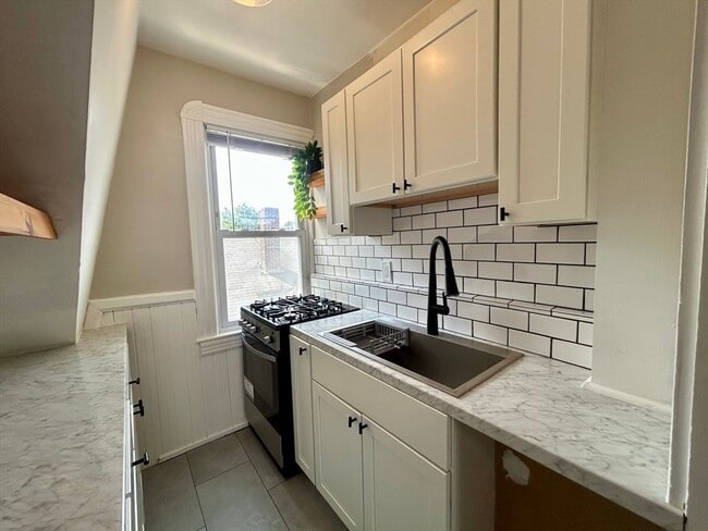 Photo - 84 Durfee St Apartment Unit 3