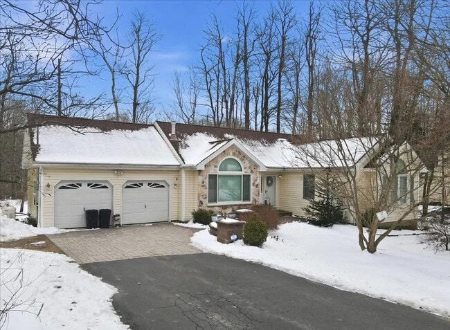 Building Photo - 3122 Robert David Dr