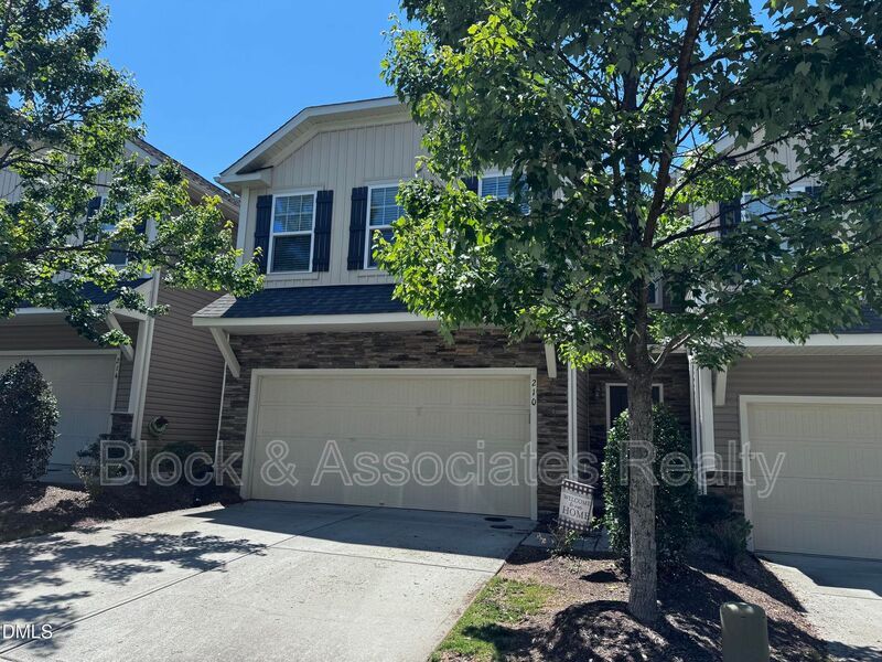 Photo - 210 Hamlet Pl