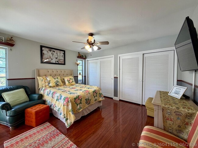 5105 White Oak Ln