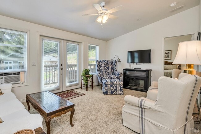 Photo - 1623 Whitehall Ln