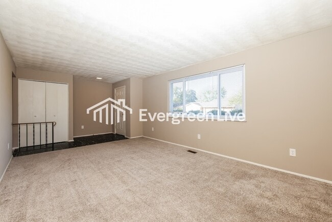 Photo - 755 Ellsworth Dr