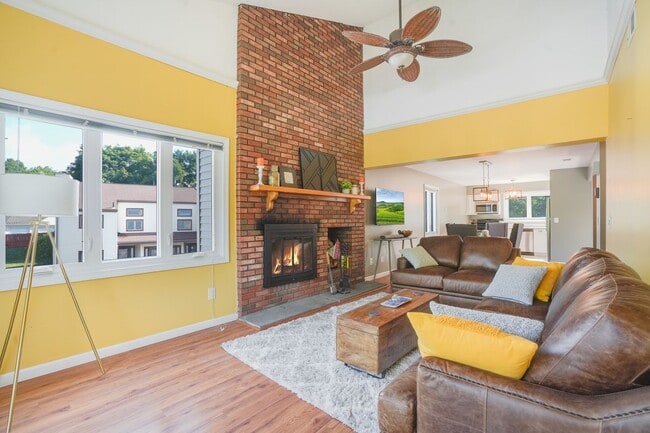 Photo - 125 Stringham Rd Unit 28