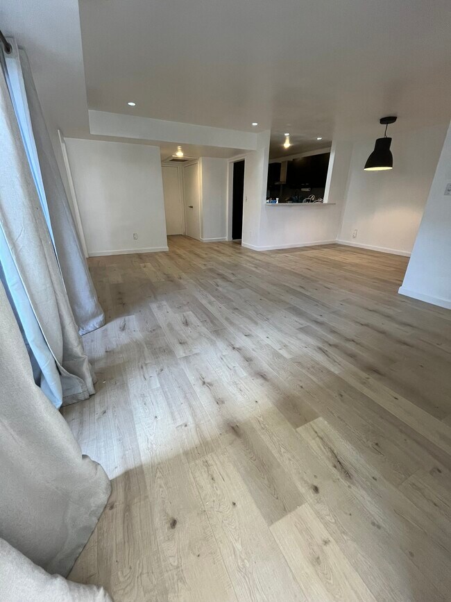 Photo - 358 S Gramercy Pl Unit Renovated Top-Floor 2BR/2