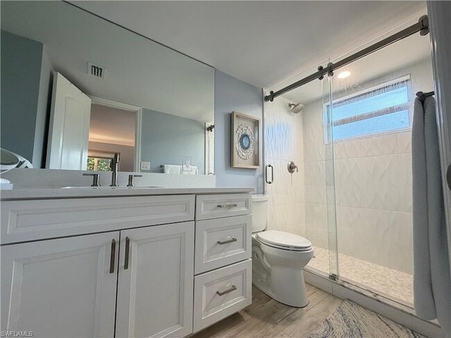 Photo - 960 7th St S