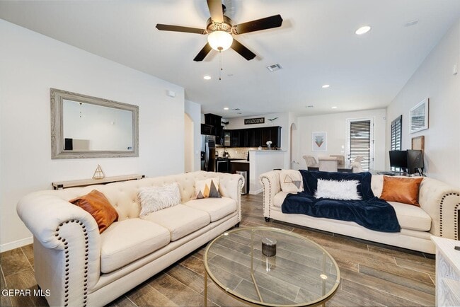 Photo - 13645 Lancashire St