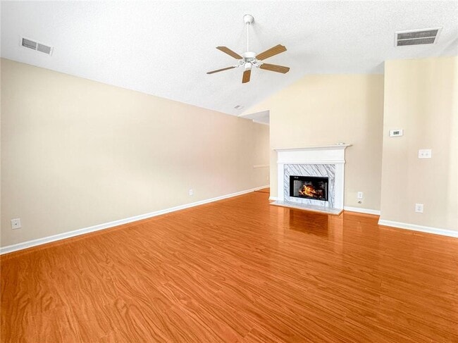 Photo - 180 Foster Trace Dr