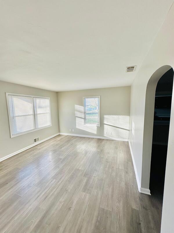 Photo - 887 S Morgantown Rd