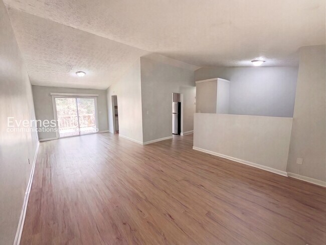 Photo - 426 Park Ridge Cir