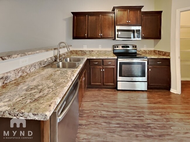 Photo - 423 John Deere Dr