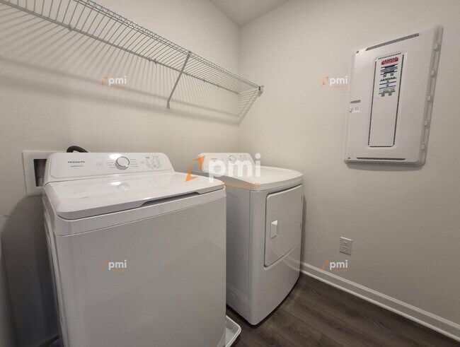 Photo - 140 Hazel Dr