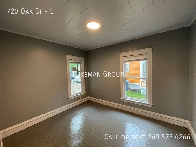 Photo - 720 Oak St Unit 1