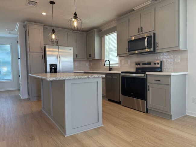 Photo - 4208 Long Lake Way