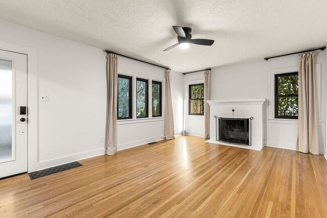 Photo - 8606 N Seward Ave