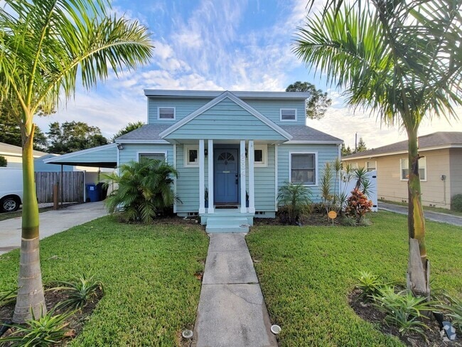 Building Photo - St. Petersburg Pool Home - 3 Bedroom 2 Bath