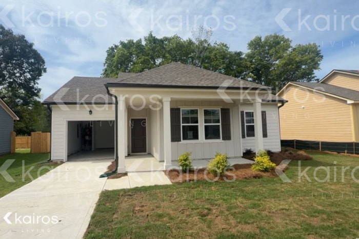 Photo - 108 Silver Maple Circle
