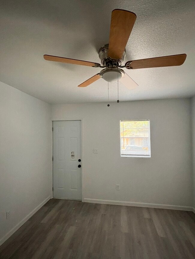 Photo - 916 Preston St Unidad 103