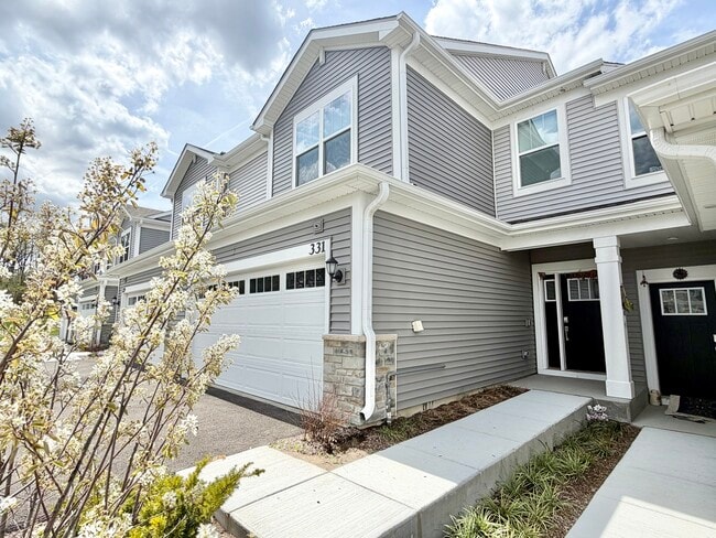 Photo - 331 Red Oak Cir