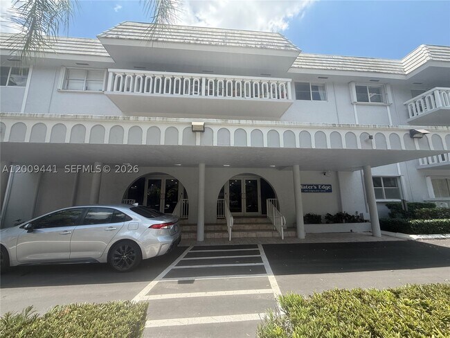 Building Photo - 100 Edgewater Dr Unit 236