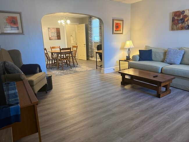 Photo - 115 N Water St