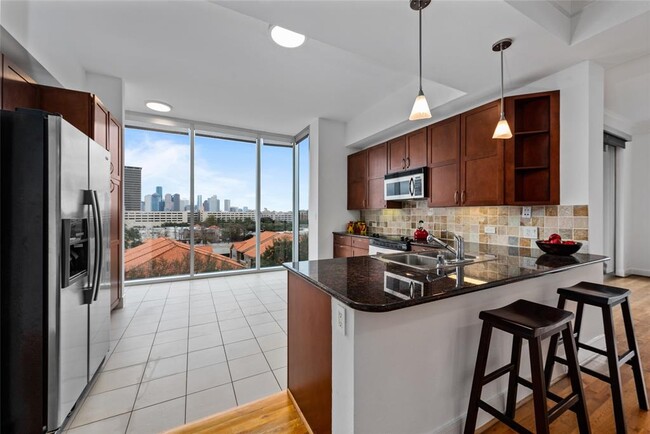 Photo - 3333 Allen Pkwy Condominio Unidad 702