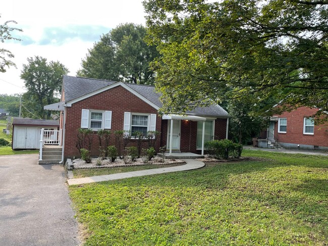 Adorable Home in the Heart of Donelson! - Adorable Home in the Heart of Donelson!