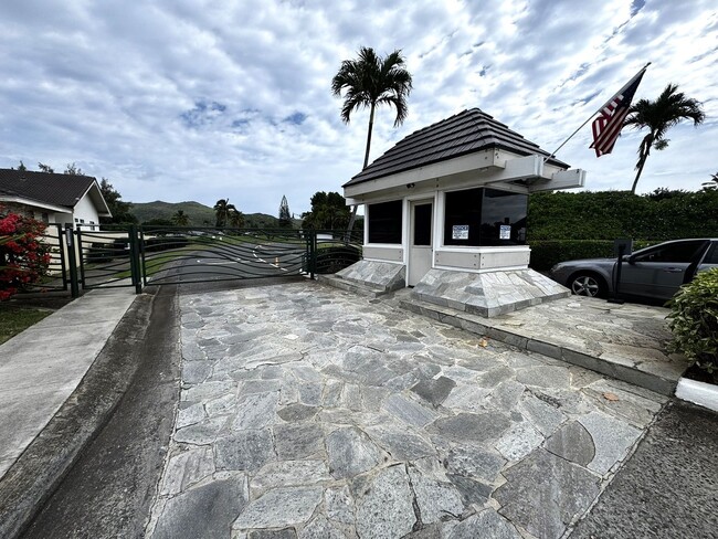 Photo - 3/2/2 - Spacious Golf Course Home in Gated Queens Gate II