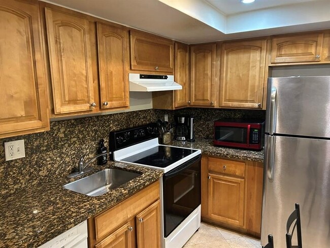 Photo - 510 NE 17th Ave Condo Unit 105
