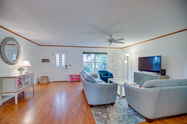 Photo - 2722 Cardinal Dr