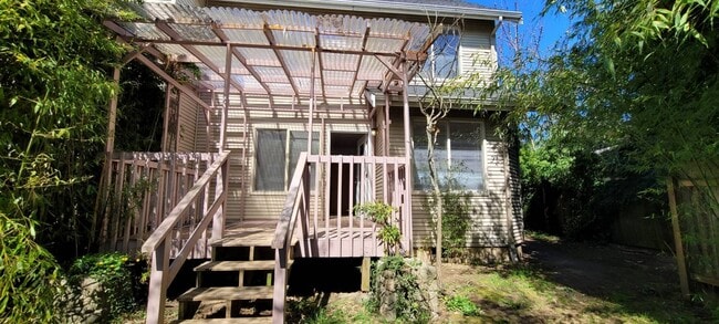 Building Photo - 2814 Queen St Unit 2814