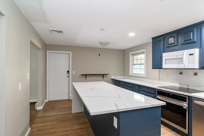 Photo - 3 Hickory Ln