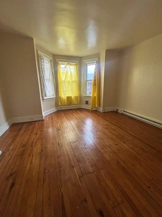 Photo - 2211 N 4th St Unit Apt B