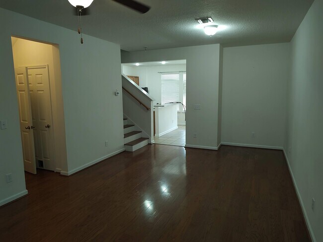 Photo - 4256 Four Oaks Blvd House